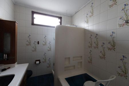 Casa à venda com 200m², 3 quartos e 3 vagasBanheiro da Suíte