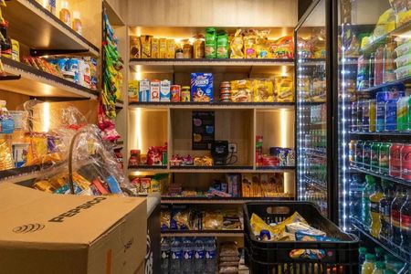 Studio para alugar com 22m², 1 quarto e sem vaga Studio para alugar com 22m², 1 quarto e sem vagaMercadinho