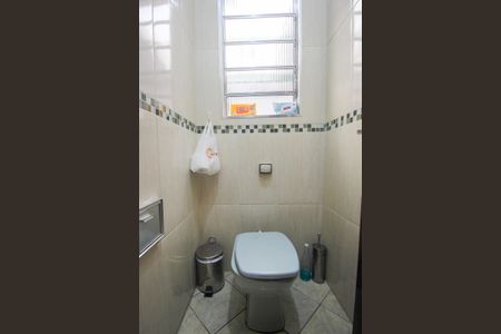 Casa à venda com 370m², 2 quartos e 2 vagasBanheiro