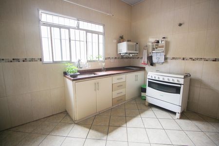 Casa à venda com 370m², 2 quartos e 2 vagasCozinha