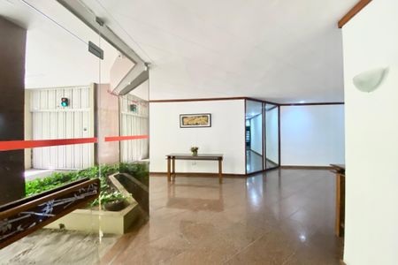 Apartamento à venda com 160m², 3 quartos e 2 vagas Apartamento à venda com 160m², 3 quartos e 2 vagasHall de entrada