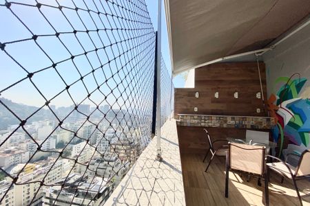Apartamento à venda com 160m², 3 quartos e 2 vagas Apartamento à venda com 160m², 3 quartos e 2 vagasTerraço