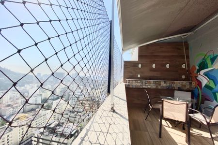 Apartamento à venda com 160m², 3 quartos e 2 vagas Apartamento à venda com 160m², 3 quartos e 2 vagasTerraço