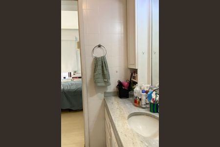 Apartamento à venda com 160m², 3 quartos e 2 vagas Apartamento à venda com 160m², 3 quartos e 2 vagasSuite