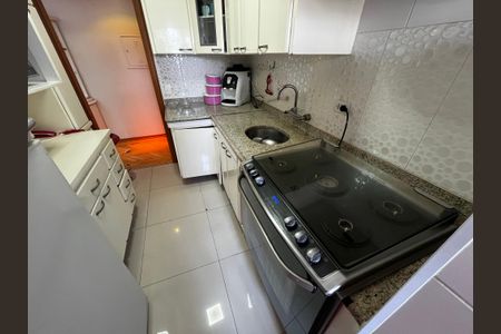 Apartamento à venda com 68m², 3 quartos e 2 vagasCozinha