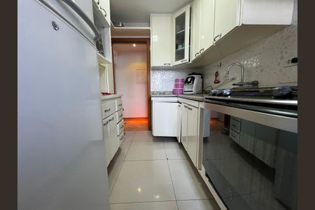 Apartamento à venda com 68m², 3 quartos e 2 vagasCozinha