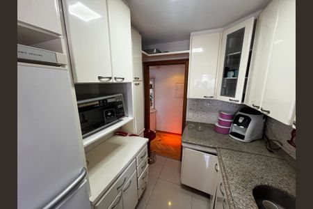 Apartamento à venda com 68m², 3 quartos e 2 vagasCozinha