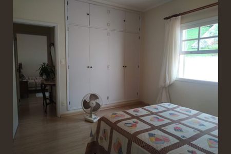 Casa à venda com 180m², 3 quartos e 4 vagas Casa à venda com 180m², 3 quartos e 4 vagasFoto 01