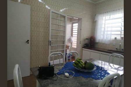 Casa à venda com 180m², 3 quartos e 4 vagas Casa à venda com 180m², 3 quartos e 4 vagasFoto 01