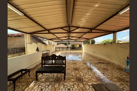 Casa à venda com 180m², 2 quartos e 2 vagas