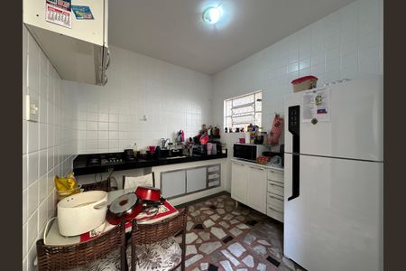 Casa à venda com 180m², 2 quartos e 2 vagas