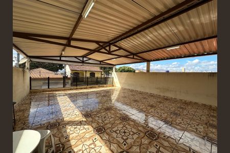 Casa à venda com 180m², 2 quartos e 2 vagas