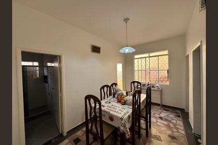 Casa à venda com 180m², 2 quartos e 2 vagas