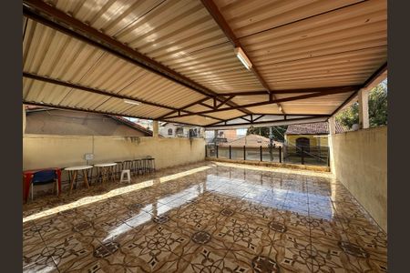 Casa à venda com 180m², 2 quartos e 2 vagas