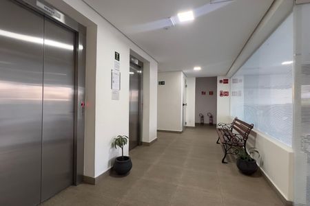 Apartamento à venda com 50m², 2 quartos e 1 vaga Apartamento à venda com 50m², 2 quartos e 1 vagaHall social