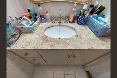 Apartamento à venda com 75m², 3 quartos e 1 vaga Apartamento à venda com 75m², 3 quartos e 1 vagaBanheiro da Suíte