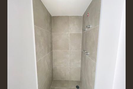 Apartamento à venda com 73m², 2 quartos e 1 vaga Apartamento à venda com 73m², 2 quartos e 1 vagaBanheiro Social