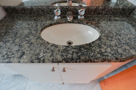 Casa à venda com 200m², 3 quartos e 5 vagas Casa à venda com 200m², 3 quartos e 5 vagasBanheiro da Suíte 1