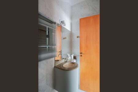 Casa à venda com 200m², 3 quartos e 5 vagas Casa à venda com 200m², 3 quartos e 5 vagasLavabo
