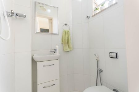 Apartamento à venda com 68m², 2 quartos e sem vagaBanheiro de Serviço