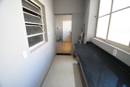 Apartamento à venda com 117m², 3 quartos e 1 vagaÁrea de Serviço