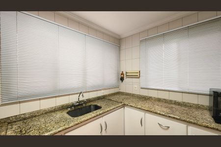 Casa à venda com 273m², 3 quartos e 3 vagas Casa à venda com 273m², 3 quartos e 3 vagasCozinha