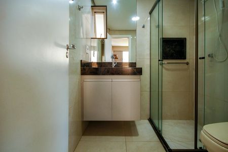 Apartamento à venda com 85m², 2 quartos e 1 vaga Apartamento à venda com 85m², 2 quartos e 1 vagaBanheiro