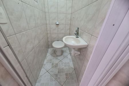 Casa à venda com 96m², 3 quartos e 2 vagas Casa à venda com 96m², 3 quartos e 2 vagasBanheiro