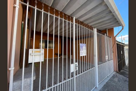 Casa para alugar com 150m², 2 quartos e 2 vagas Casa para alugar com 150m², 2 quartos e 2 vagasFachada