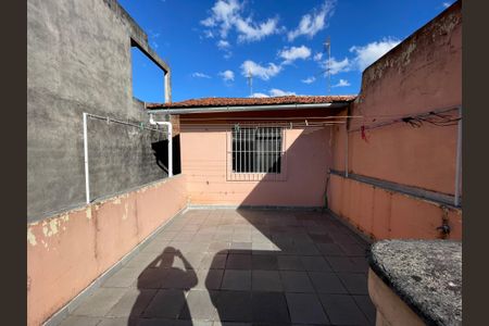 Casa para alugar com 150m², 2 quartos e 2 vagas Casa para alugar com 150m², 2 quartos e 2 vagasVaranda