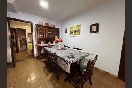 Casa para alugar com 150m², 2 quartos e 2 vagas Casa para alugar com 150m², 2 quartos e 2 vagasSala