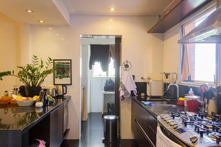 Apartamento à venda com 127m², 4 quartos e 3 vagas Apartamento à venda com 127m², 4 quartos e 3 vagasCozinha