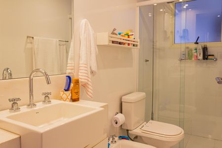 Apartamento à venda com 127m², 4 quartos e 3 vagas Apartamento à venda com 127m², 4 quartos e 3 vagasBanheiro