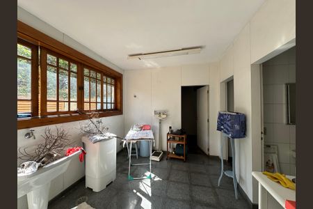 Casa para alugar com 540m², 4 quartos e 6 vagas Casa para alugar com 540m², 4 quartos e 6 vagasÁrea de Serviço