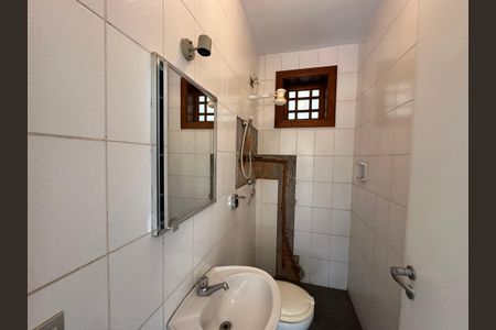 Casa para alugar com 540m², 4 quartos e 6 vagas Casa para alugar com 540m², 4 quartos e 6 vagasBanheiro de serviço