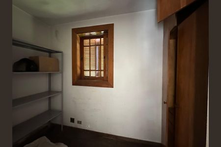 Casa para alugar com 540m², 4 quartos e 6 vagas Casa para alugar com 540m², 4 quartos e 6 vagasQuarto de Serviço