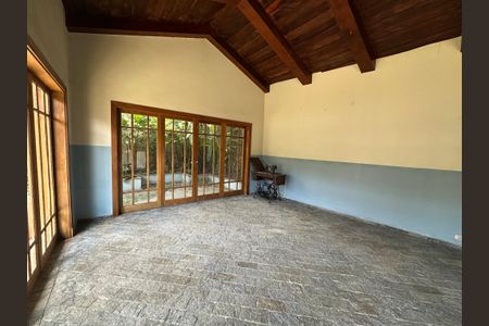 Casa para alugar com 540m², 4 quartos e 6 vagas Casa para alugar com 540m², 4 quartos e 6 vagasÁrea Externa