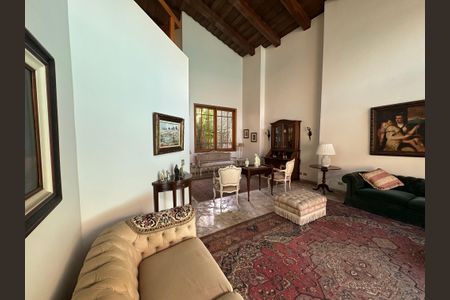 Casa para alugar com 540m², 4 quartos e 6 vagas Casa para alugar com 540m², 4 quartos e 6 vagasSala