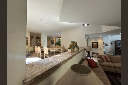 Casa para alugar com 540m², 4 quartos e 6 vagas Casa para alugar com 540m², 4 quartos e 6 vagasSala