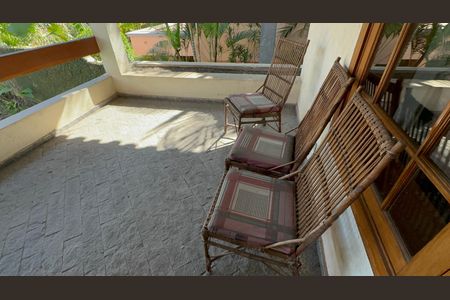 Casa para alugar com 540m², 4 quartos e 6 vagas Casa para alugar com 540m², 4 quartos e 6 vagasÁrea Externa