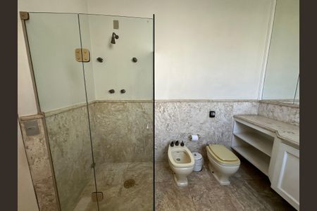 Casa para alugar com 540m², 4 quartos e 6 vagas Casa para alugar com 540m², 4 quartos e 6 vagasBanheiro