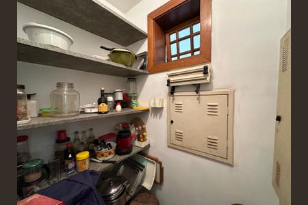 Casa para alugar com 540m², 4 quartos e 6 vagas Casa para alugar com 540m², 4 quartos e 6 vagasDespensa