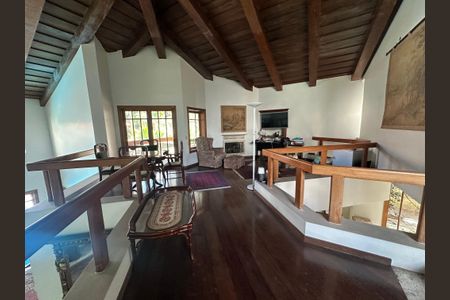 Casa para alugar com 540m², 4 quartos e 6 vagas Casa para alugar com 540m², 4 quartos e 6 vagasSala de TV