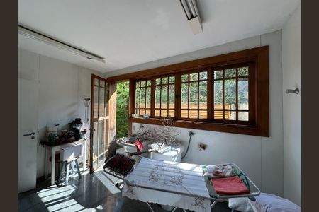 Casa para alugar com 540m², 4 quartos e 6 vagas Casa para alugar com 540m², 4 quartos e 6 vagasÁrea de Serviço