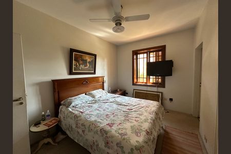 Casa para alugar com 540m², 4 quartos e 6 vagas Casa para alugar com 540m², 4 quartos e 6 vagasSuíte 1