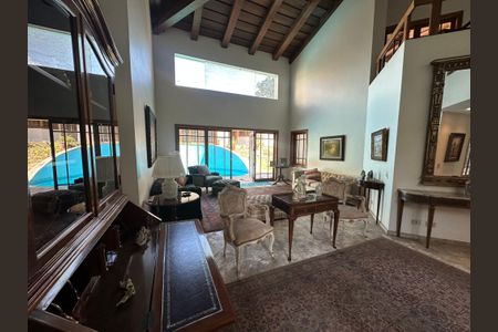 Casa para alugar com 540m², 4 quartos e 6 vagas Casa para alugar com 540m², 4 quartos e 6 vagasSala