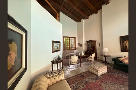 Casa para alugar com 540m², 4 quartos e 6 vagas Casa para alugar com 540m², 4 quartos e 6 vagasSala