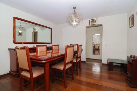 Apartamento à venda com 147m², 4 quartos e 2 vagas Apartamento à venda com 147m², 4 quartos e 2 vagasSala