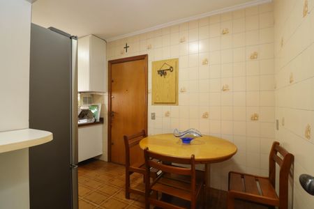 Apartamento à venda com 147m², 4 quartos e 2 vagas Apartamento à venda com 147m², 4 quartos e 2 vagasCozinha
