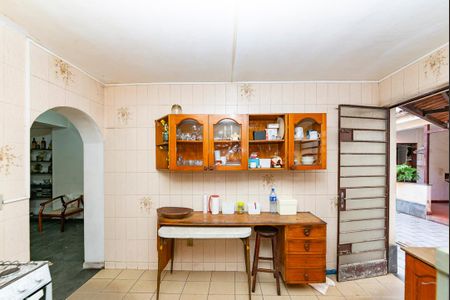 Casa à venda com 240m², 5 quartos e 4 vagas Casa à venda com 240m², 5 quartos e 4 vagasCozinha